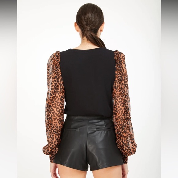 GENERATION LOVE - KALANI LEOPARD COMBO TOP - BLACK/SPECKLED LEOPARD - Picture 2 of 9
